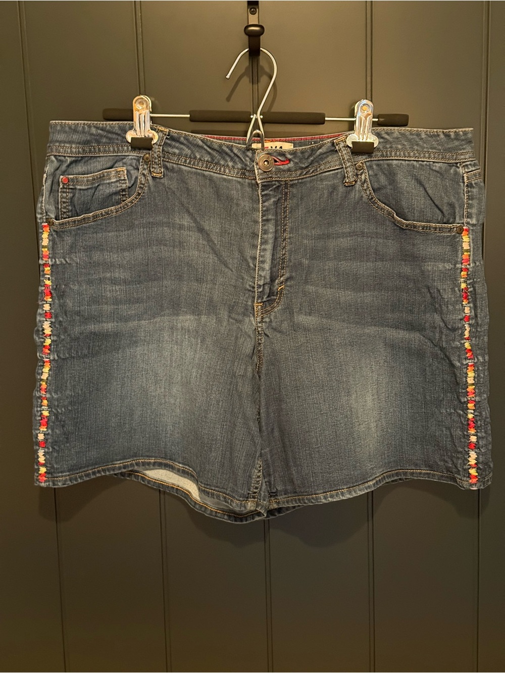 🌈 EV1 Alex Relaxed Denim Boho Shorts with Colorful Side Stitched Trim - Size 16